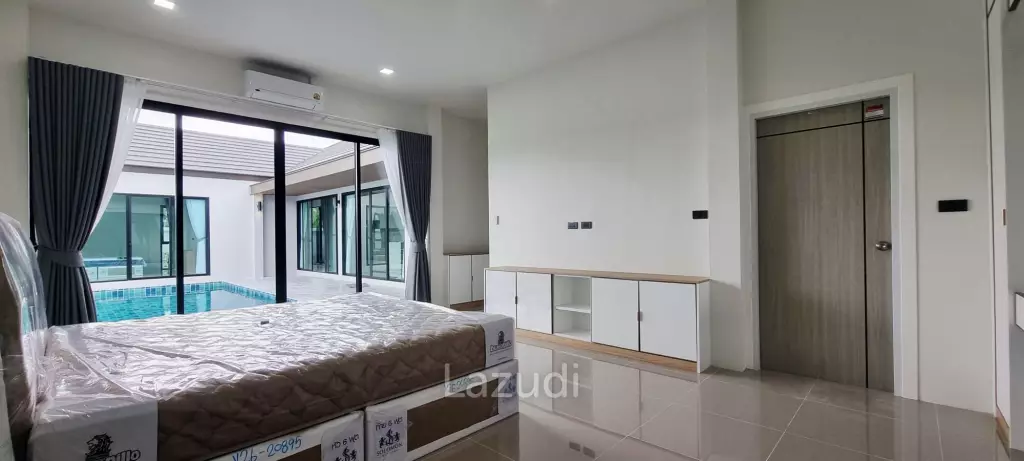 4 Beds 4 Baths 280 SQ.M. Paradise Villa Pattaya