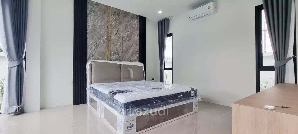 4 Beds 4 Baths 280 SQ.M. Paradise Villa Pattaya