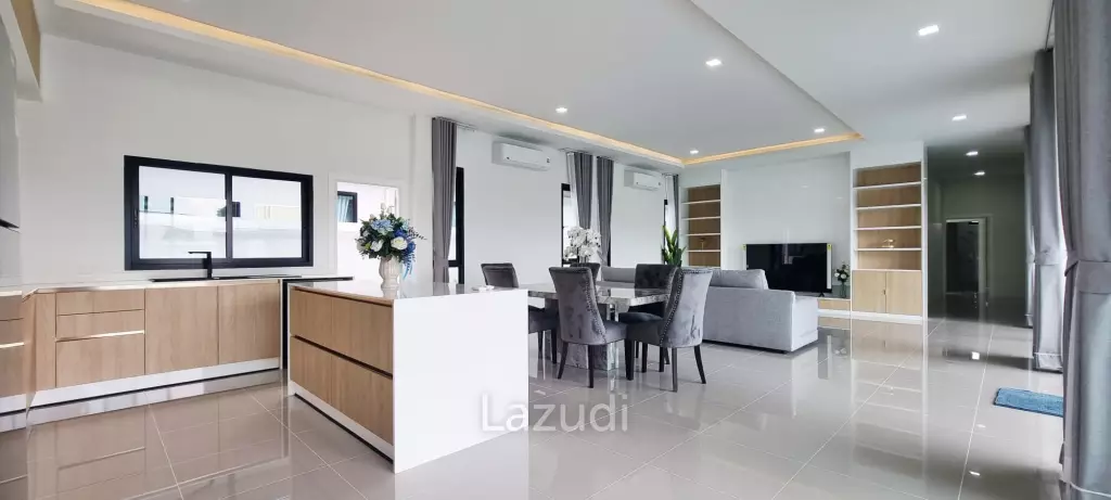 4 Beds 4 Baths 280 SQ.M. Paradise Villa Pattaya