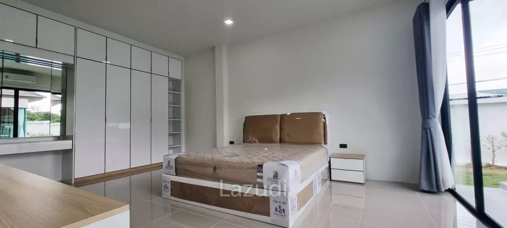 4 Beds 4 Baths 280 SQ.M. Paradise Villa Pattaya