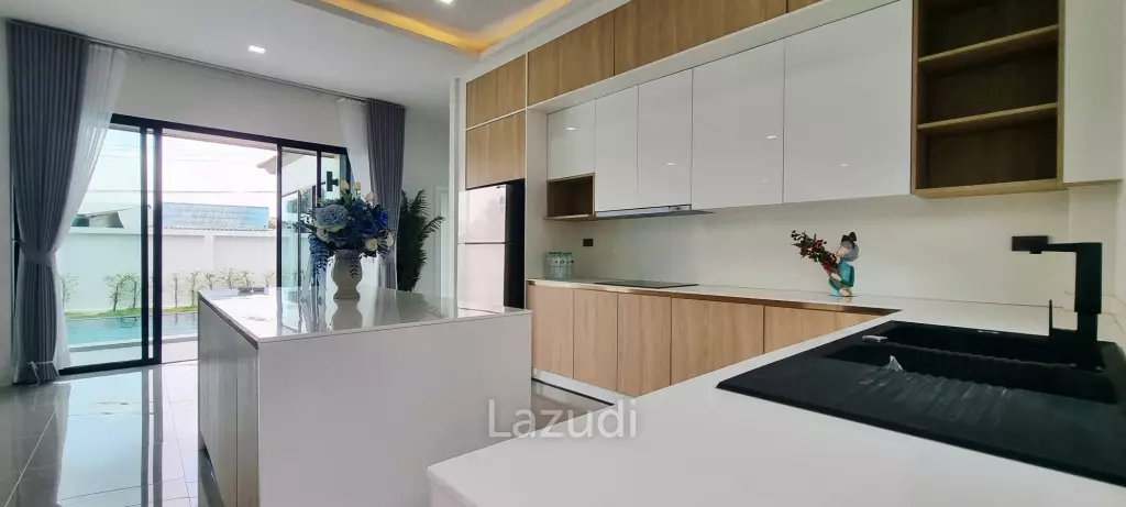 4 Beds 4 Baths 280 SQ.M. Paradise Villa Pattaya