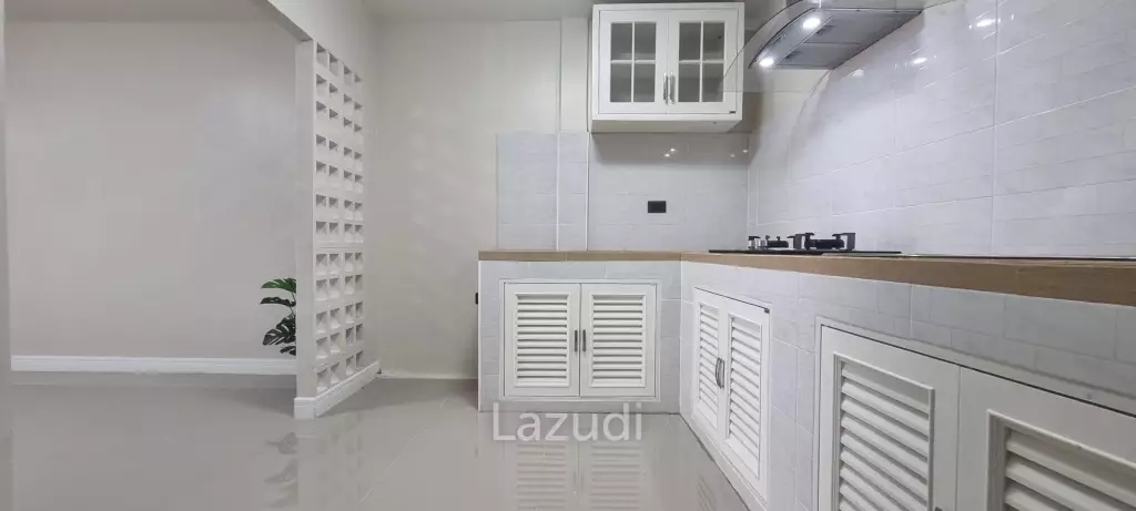 2 ห้องนอน 2 ห้องน้ำ 144 ตรม ทาว์เฮาส์ พัทยา จอมเทียน