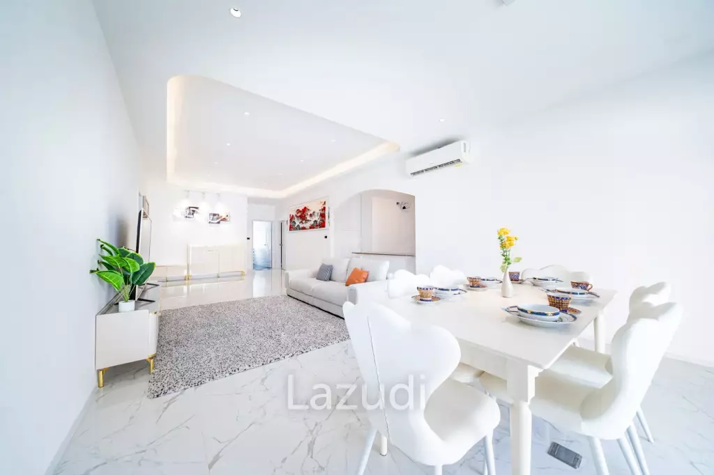 5 Beds 4 Baths 350 SQ.M. Pattaya Paradise Village