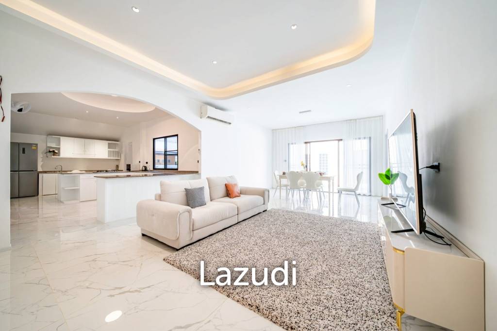 5 Beds 4 Baths 350 SQ.M. Pattaya Paradise Village
