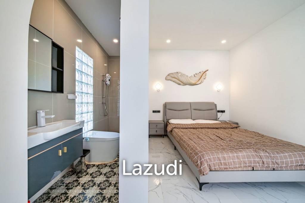 5 Beds 4 Baths 350 SQ.M. Pattaya Paradise Village