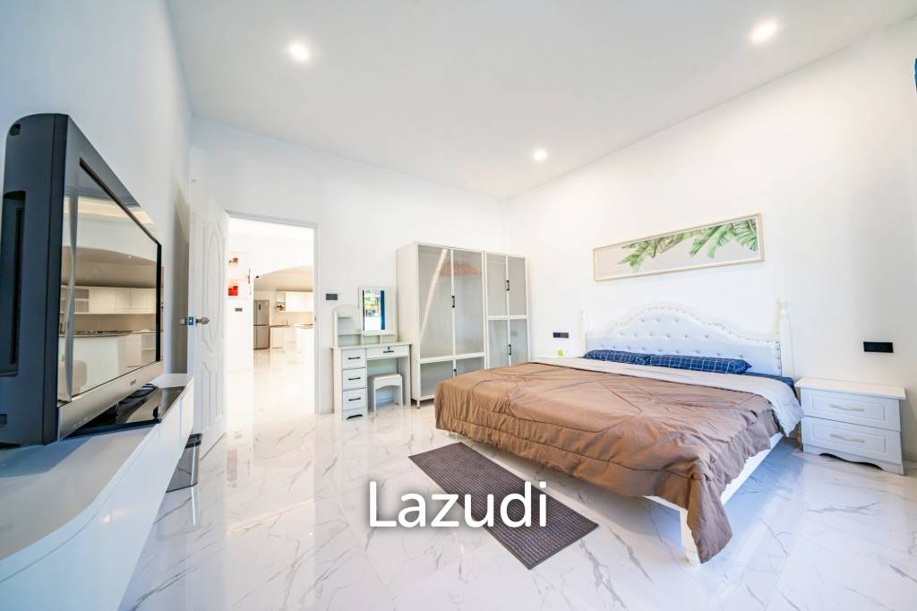 5 Beds 4 Baths 350 SQ.M. Pattaya Paradise Village