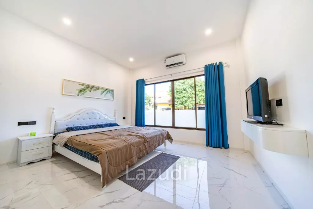 5 Beds 4 Baths 350 SQ.M. Pattaya Paradise Village