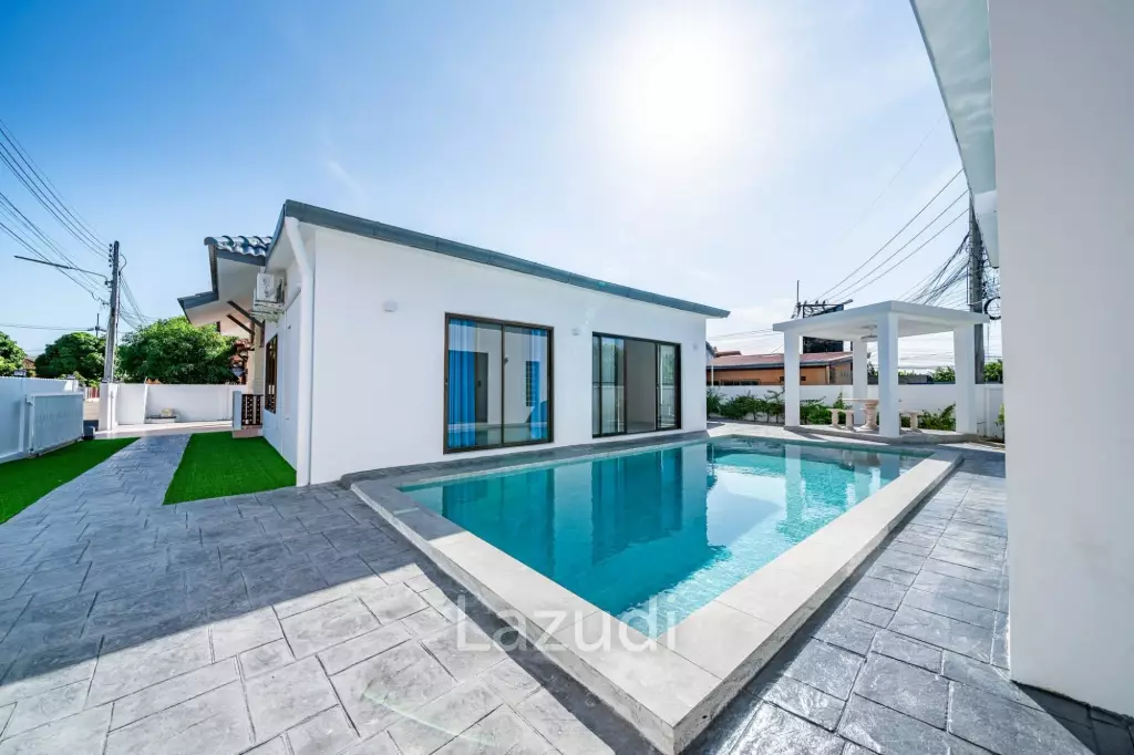5 Beds 4 Baths 350 SQ.M. Pattaya Paradise Village