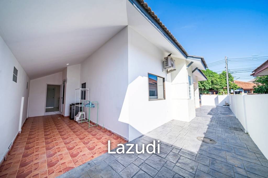 5 Beds 4 Baths 350 SQ.M. Pattaya Paradise Village