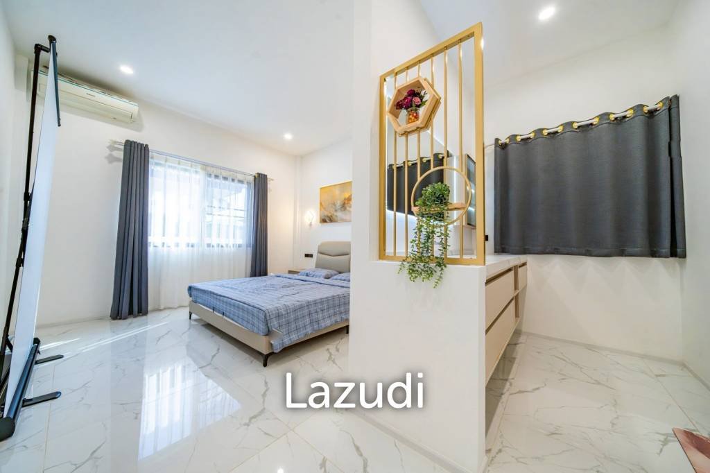 5 Beds 4 Baths 350 SQ.M. Pattaya Paradise Village