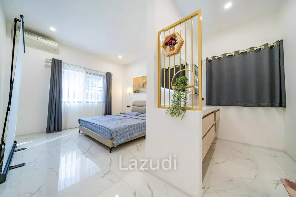 5 Beds 4 Baths 350 SQ.M. Pattaya Paradise Village