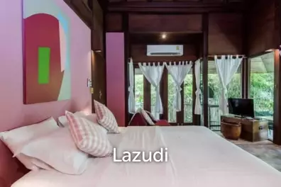 RESORT : Sea View Main House plus 3 guest bungalows