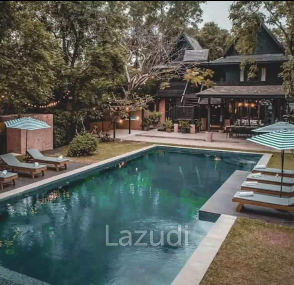 RESORT : Sea View Main House plus 3 guest bungalows