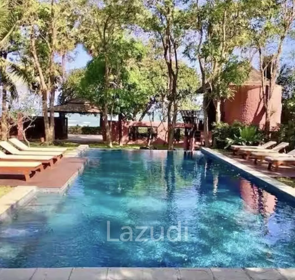 RESORT : Sea View Main House plus 3 guest bungalows
