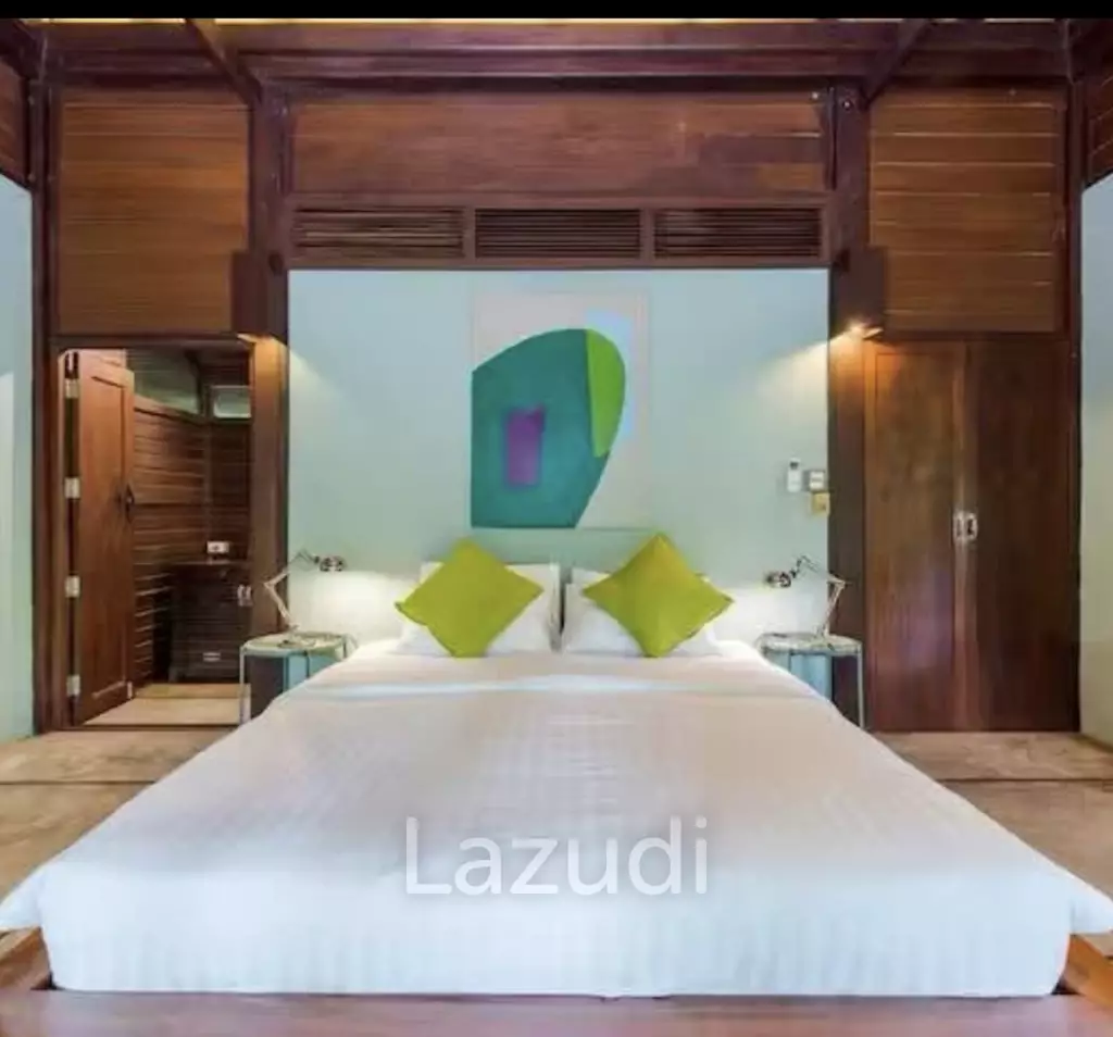 RESORT : Sea View Main House plus 3 guest bungalows