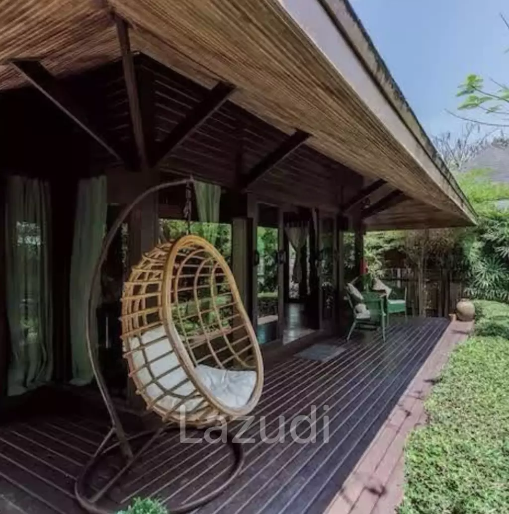 RESORT : Sea View Main House plus 3 guest bungalows