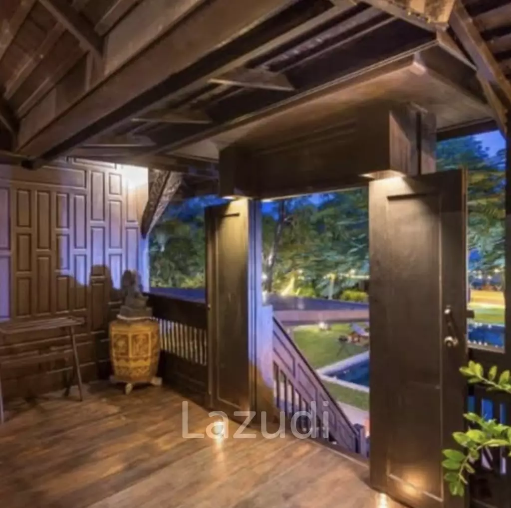 RESORT : Sea View Main House plus 3 guest bungalows
