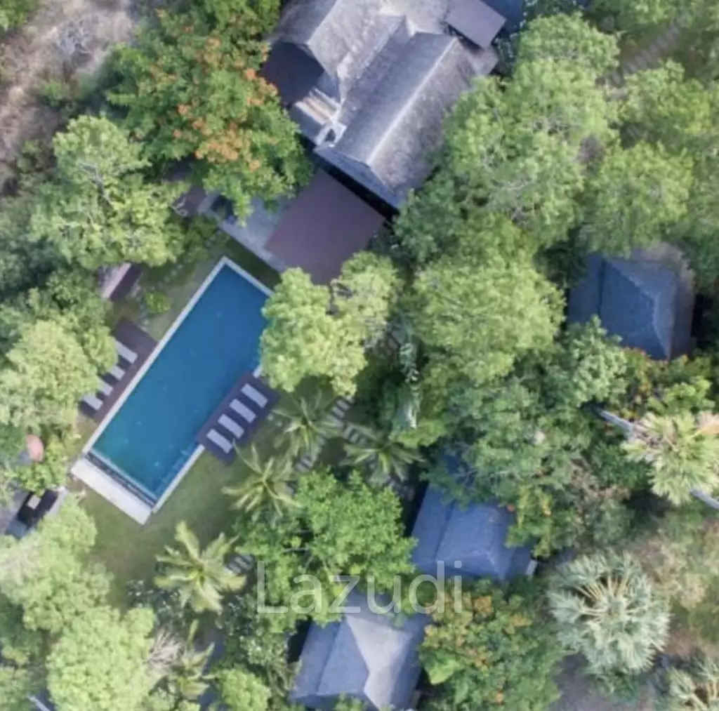 RESORT : Sea View Main House plus 3 guest bungalows