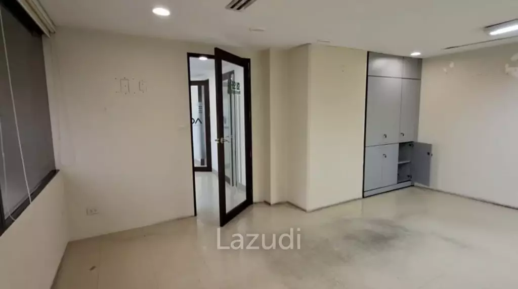 Premium Partially Office Space in Rajapark Building