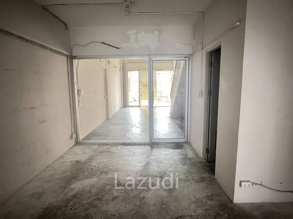 Prime Retail Space in Khlong Tan Bangkok