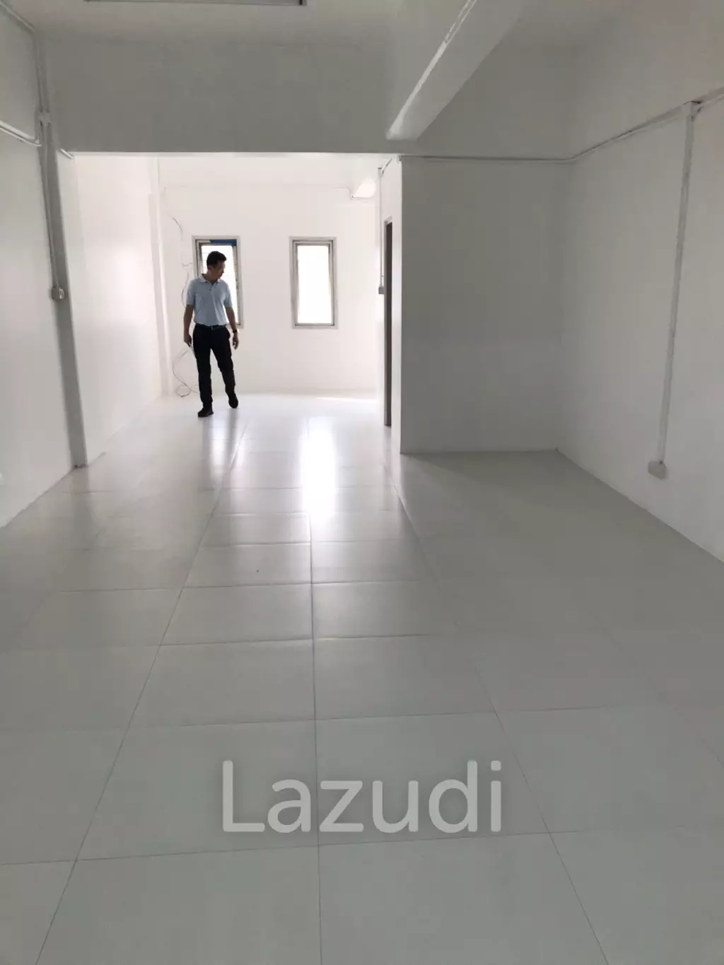 Spacious Office in Khlong Toei with Modern Amenities