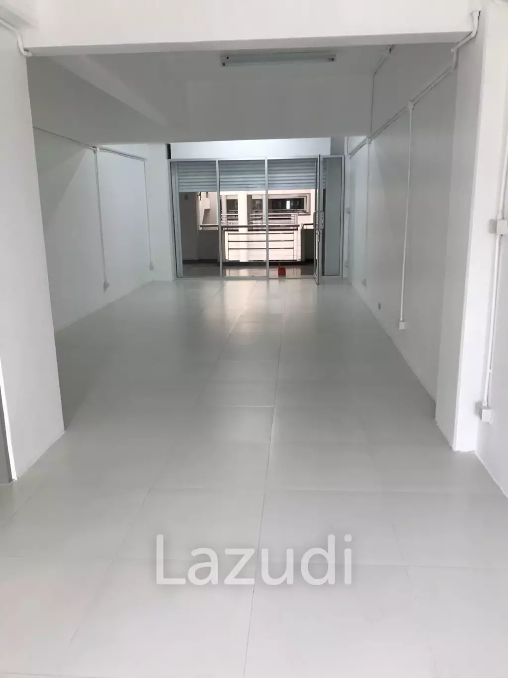 Spacious Office in Khlong Toei with Modern Amenities