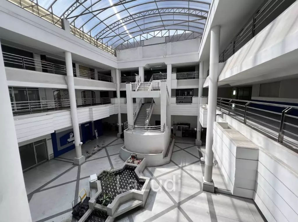 Spacious Office in Khlong Toei with Modern Amenities
