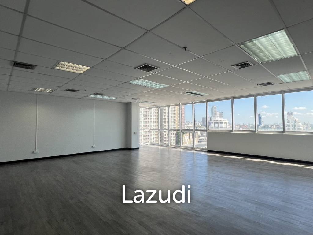Modern Office Space in Khlong Tan Nuea, Bangkok