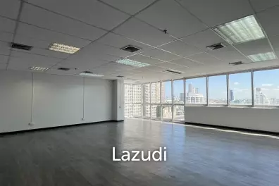 Modern Office Space in Khlong Tan Nuea, Bangkok