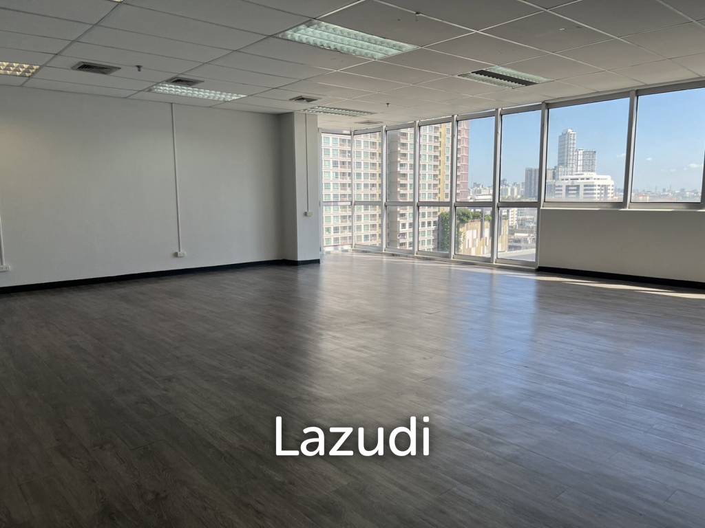 Modern Office Space in Khlong Tan Nuea, Bangkok