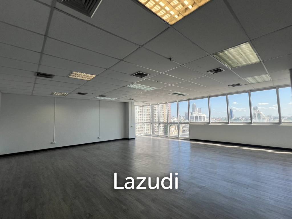 Modern Office Space in Khlong Tan Nuea, Bangkok