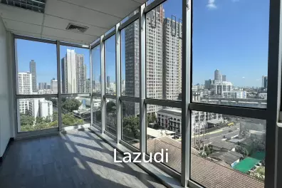 Modern Office Space in Khlong Tan Nuea, Bangkok