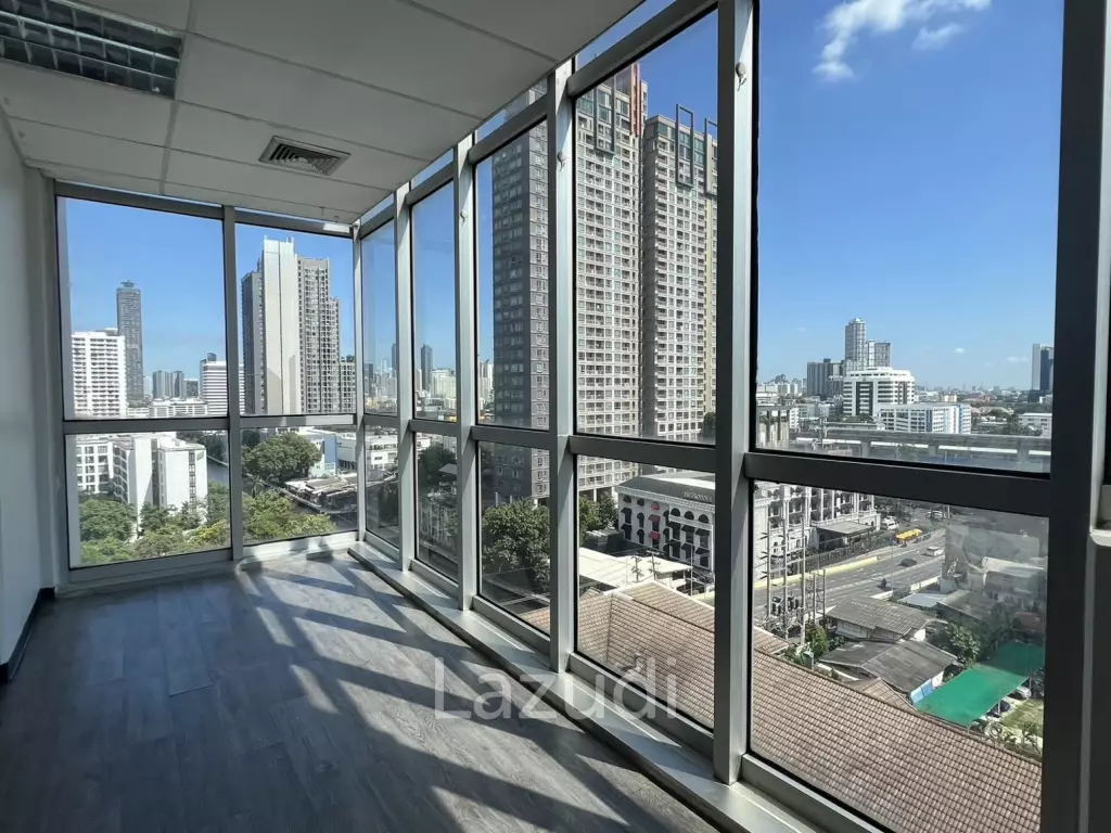 Modern Office Space in Khlong Tan Nuea, Bangkok