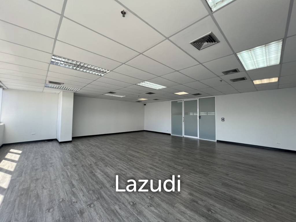 Modern Office Space in Khlong Tan Nuea, Bangkok