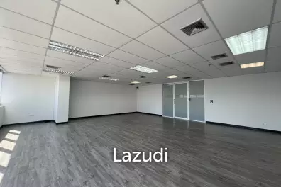 Modern Office Space in Khlong Tan Nuea, Bangkok