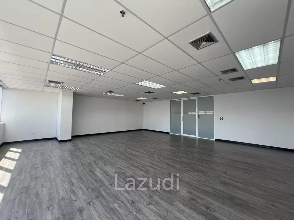 Modern Office Space in Khlong Tan Nuea, Bangkok