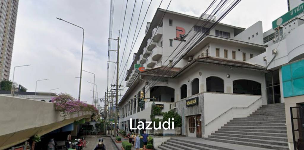 Modern Office Space in Khlong Tan Nuea, Bangkok