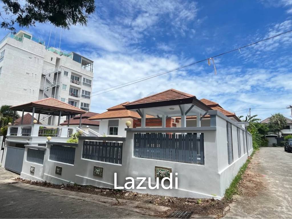 Single-Family 3-Bedroom Villa for Rent in Rawai