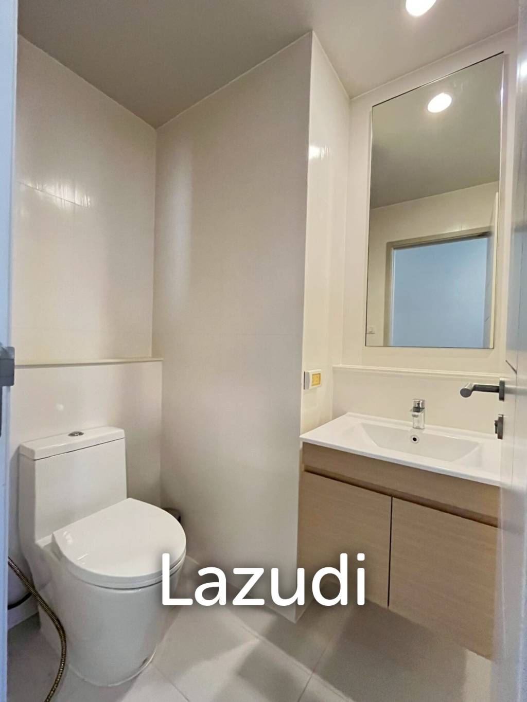 Baan Thew Talay: 2-Bed / 2-Bath Corner unit, Sea-View Condo