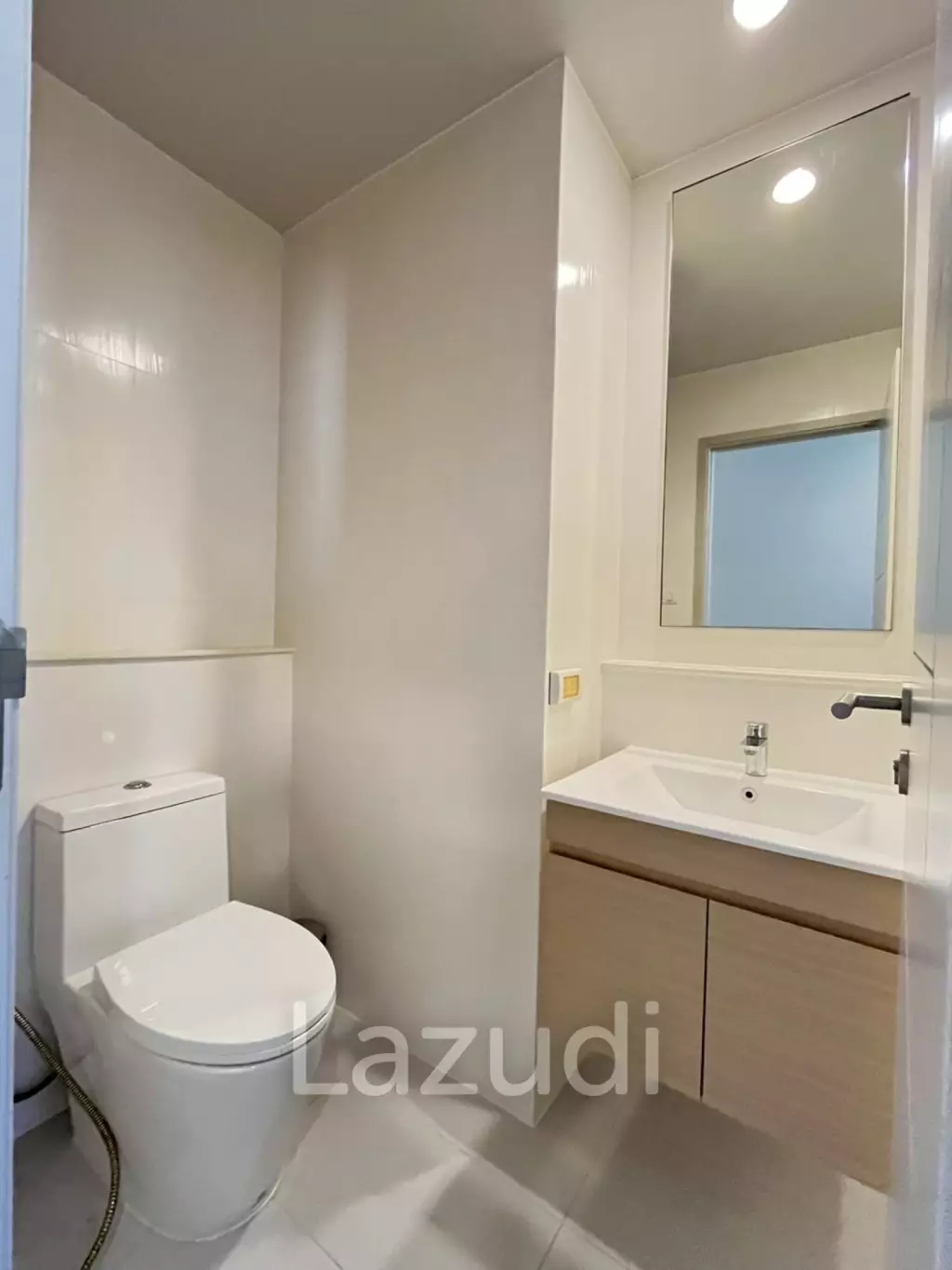 Baan Thew Talay: 2-Bed / 2-Bath Corner unit, Sea-View Condo