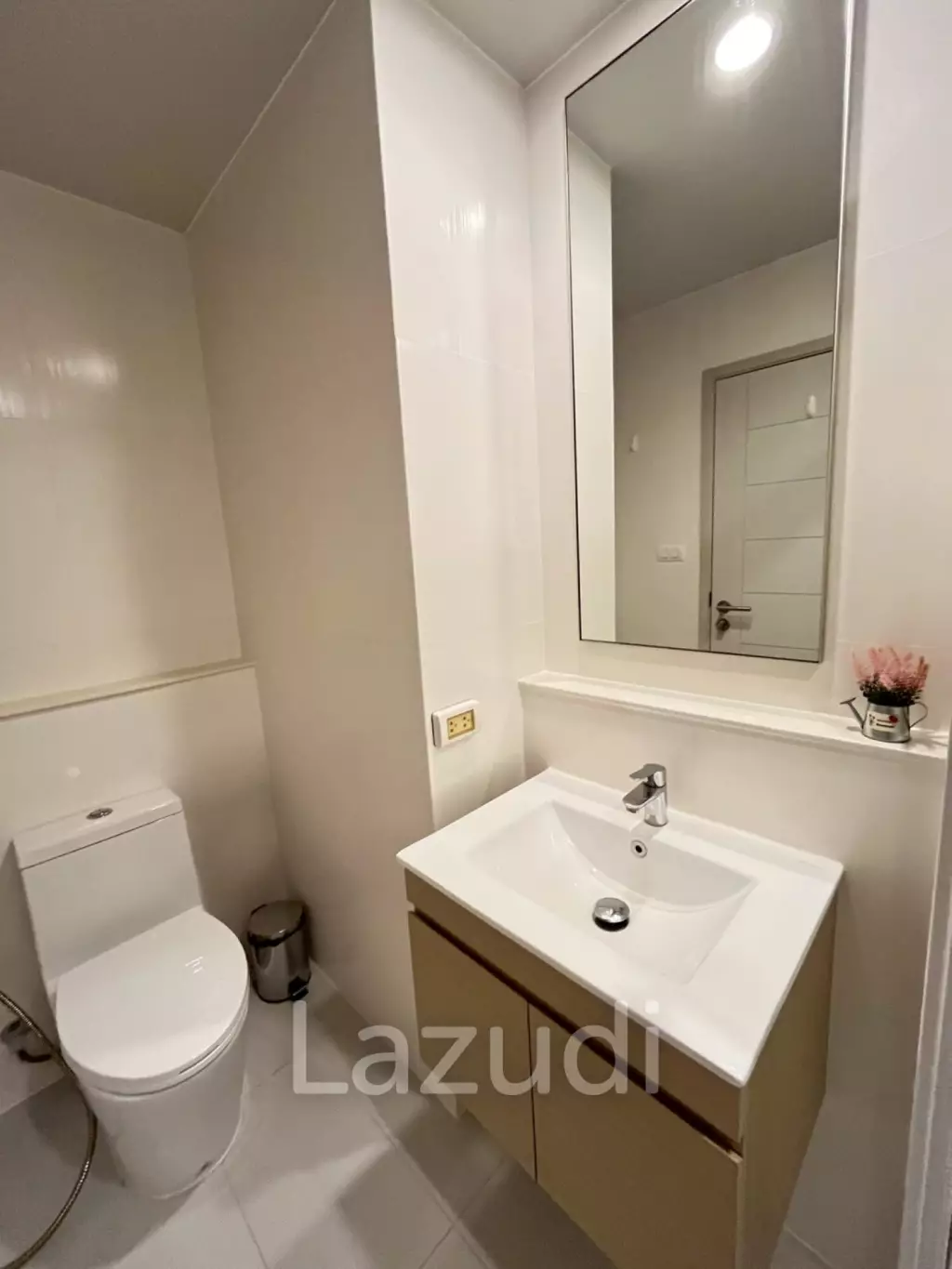 Baan Thew Talay: 2-Bed / 2-Bath Corner unit, Sea-View Condo