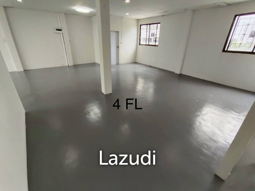 4.5-Storey Commercial Building for Rent Prime Location on Naradhiwas Rajanagarindra Rd