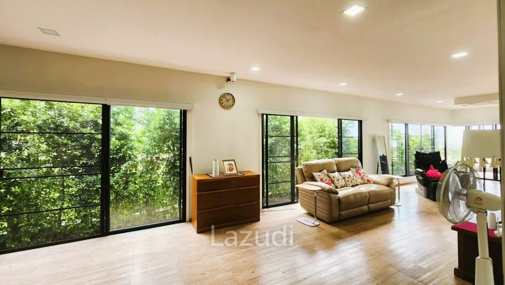 3 Bed Beachfront Villa at Bor Nok