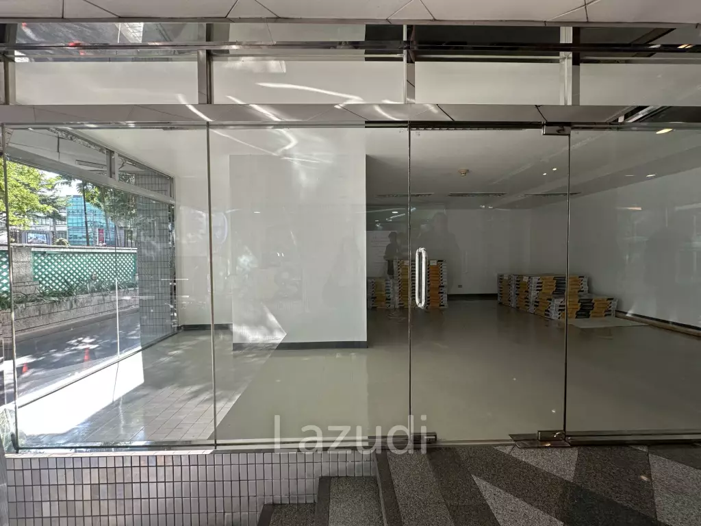 Prime Retail Space in Nuam Building Asoke