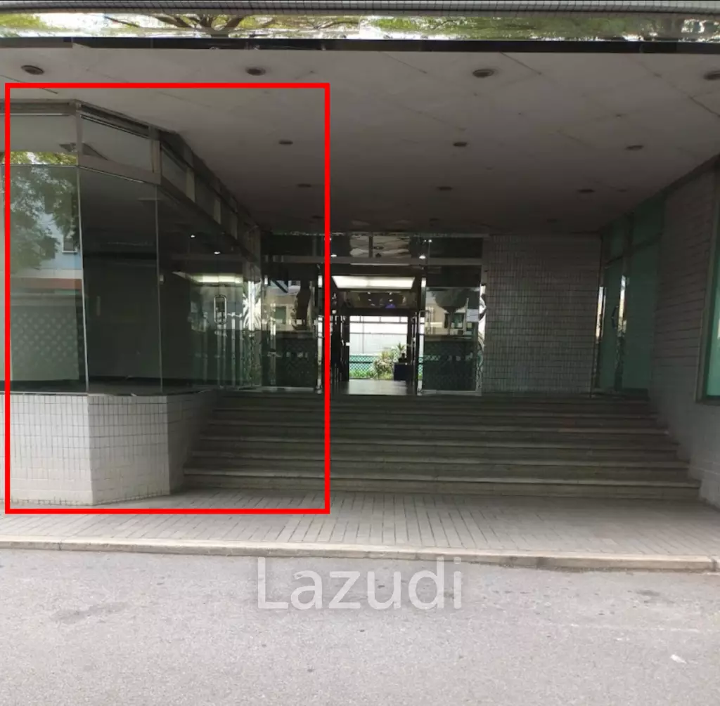 Prime Retail Space in Nuam Building Asoke
