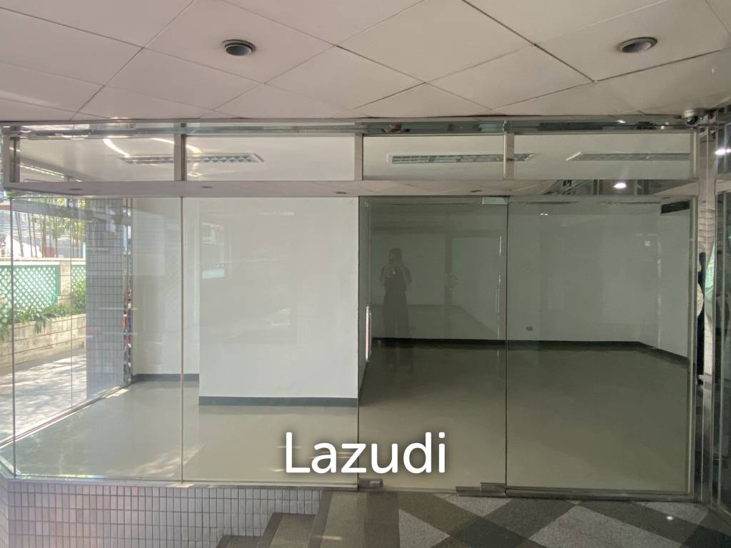 Prime Retail Space in Nuam Building Asoke