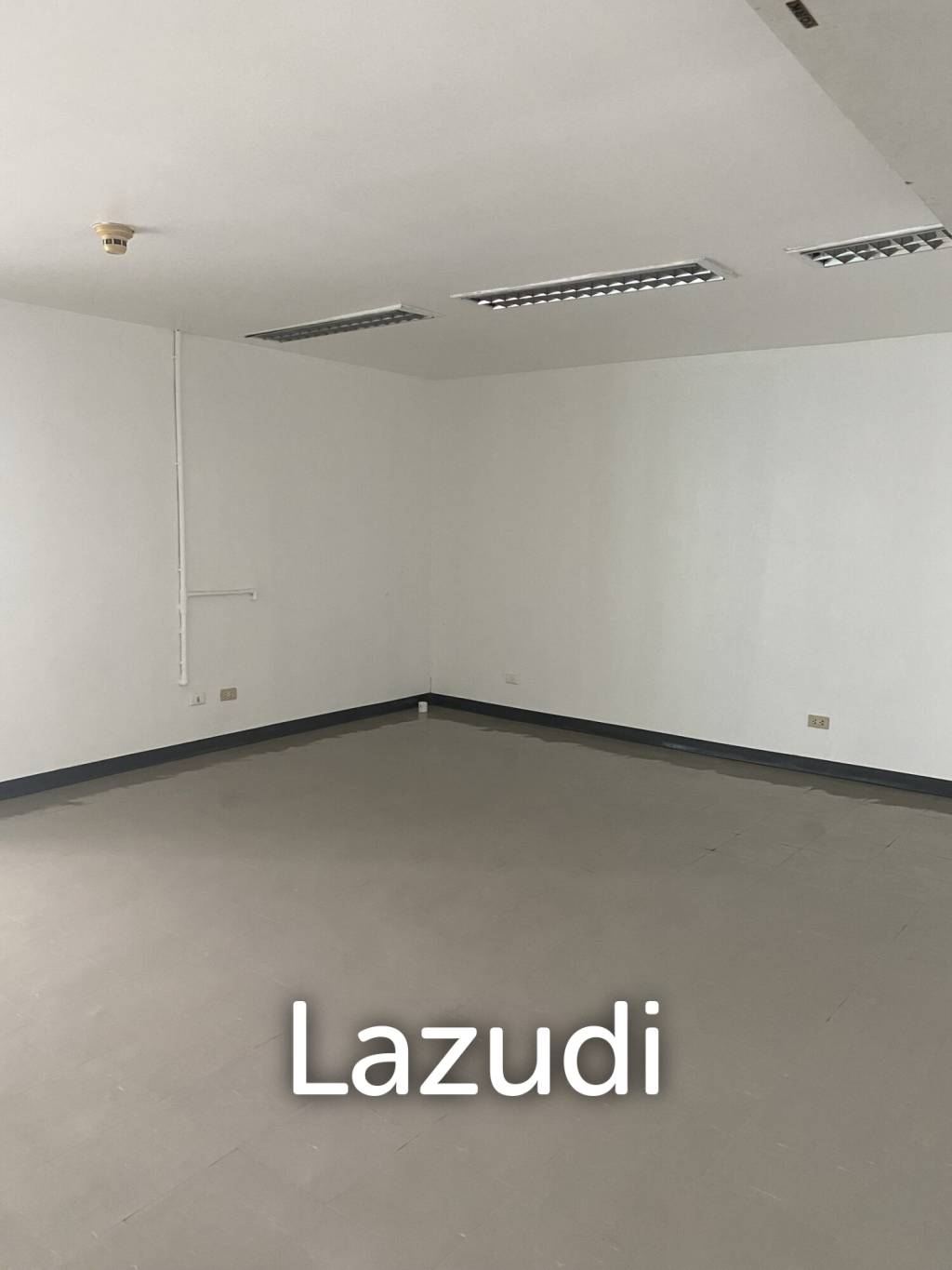 Prime Retail Space in Nuam Building Asoke