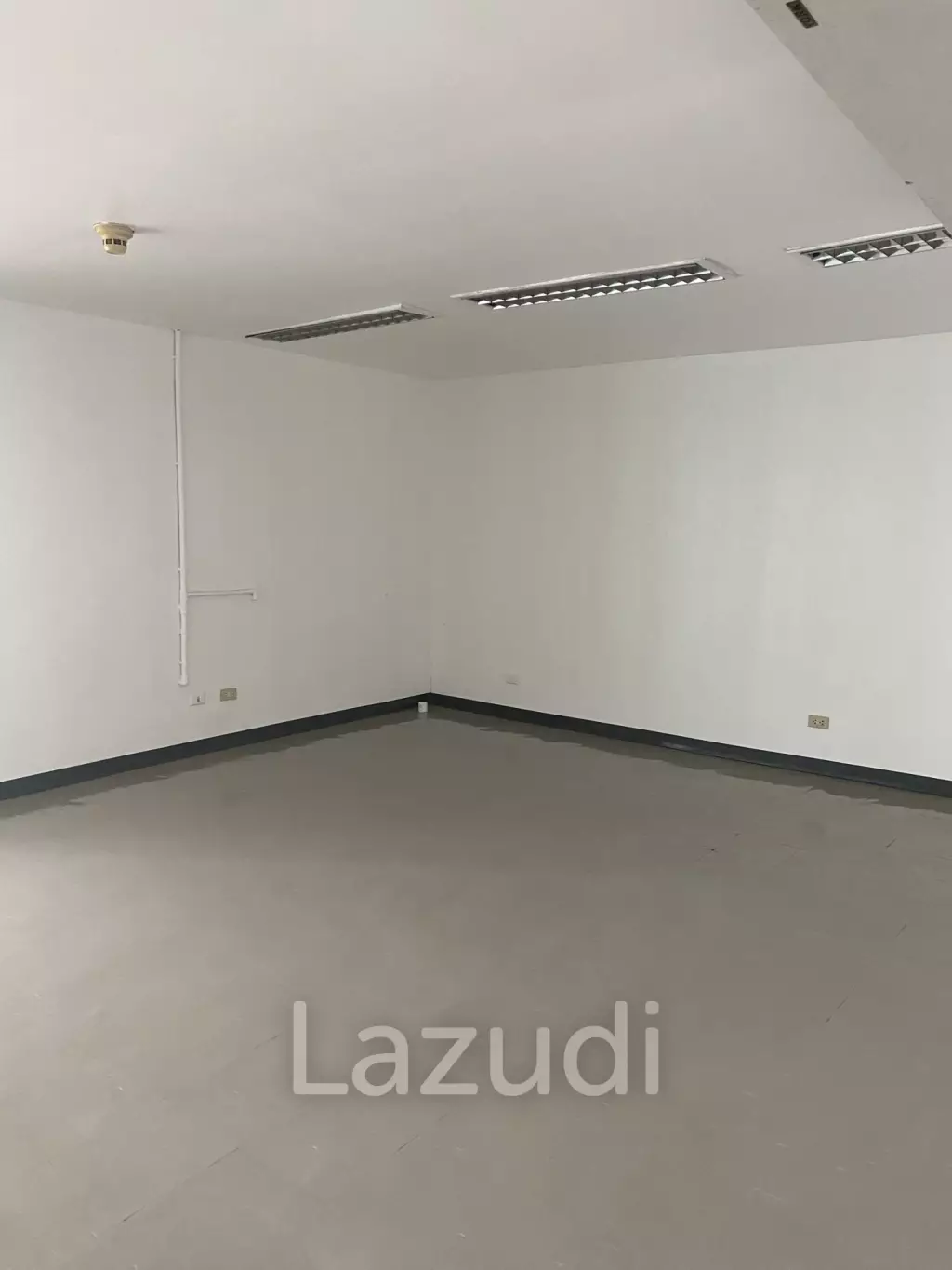 Prime Retail Space in Nuam Building Asoke