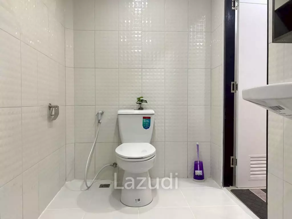 3 Beds 2 Baths 100 SQ.M. Pattaya Rungrueng Village