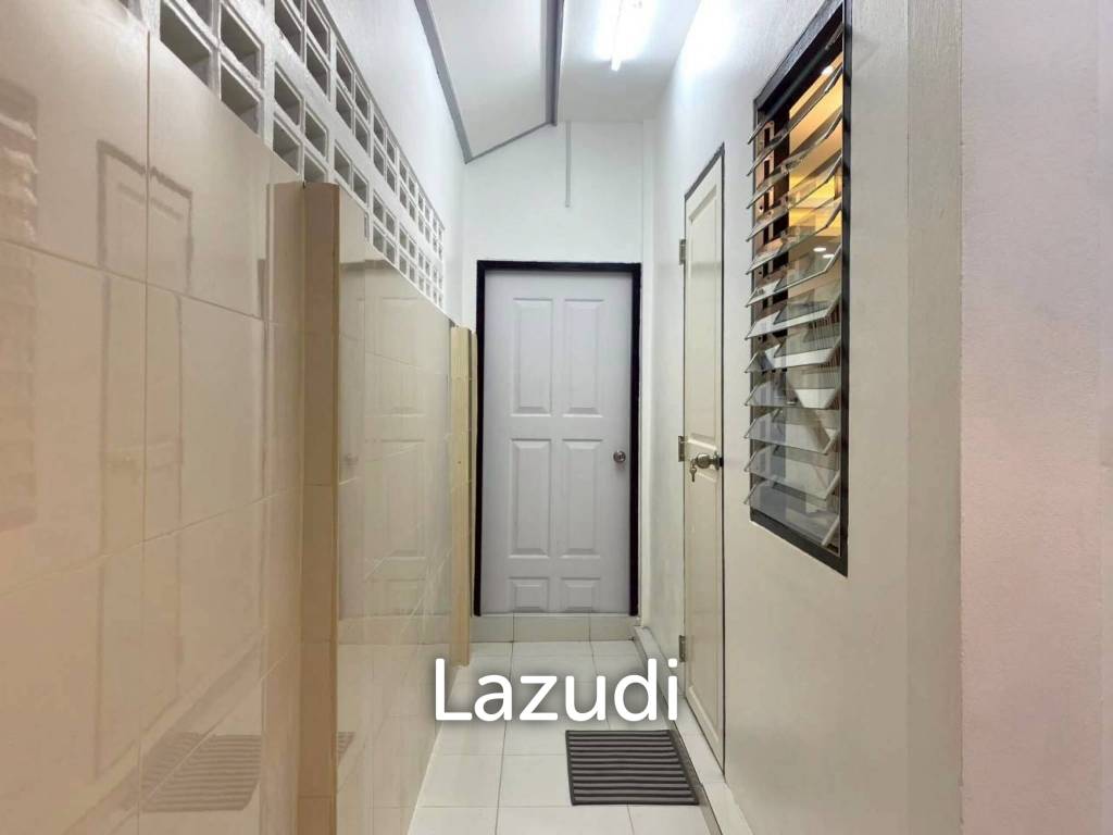 3 Beds 2 Baths 100 SQ.M. Pattaya Rungrueng Village